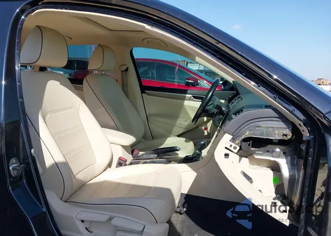 2017 Volkswagen Passat 1.8T Se z USA, uszkodzony, nr VIN 1VWBT7A36HC053603